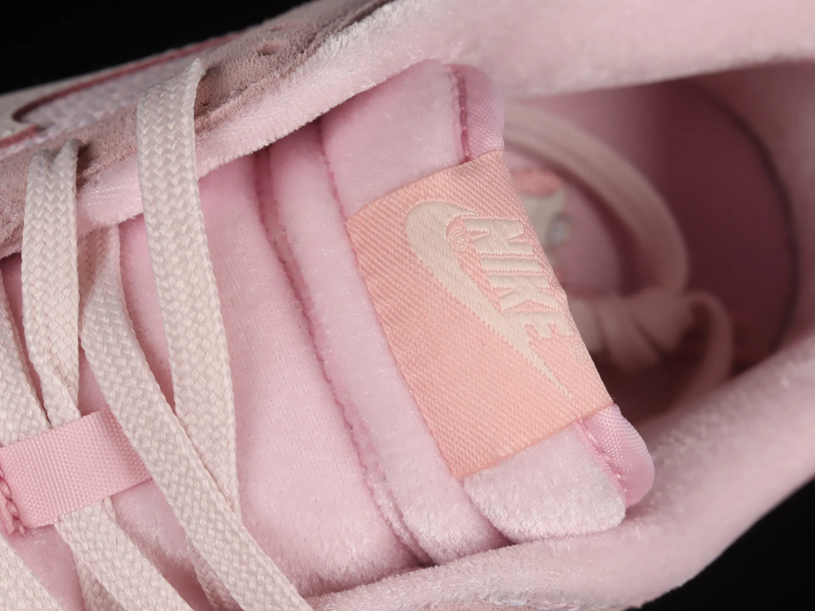 All categories Nk SB Dunk series Nk SB Dunk Low low-top sneakers F version Nk Dunk Low "Teddy Bear" pink teddy bear SB low-top sports and leisure sneakers DZ5318-640